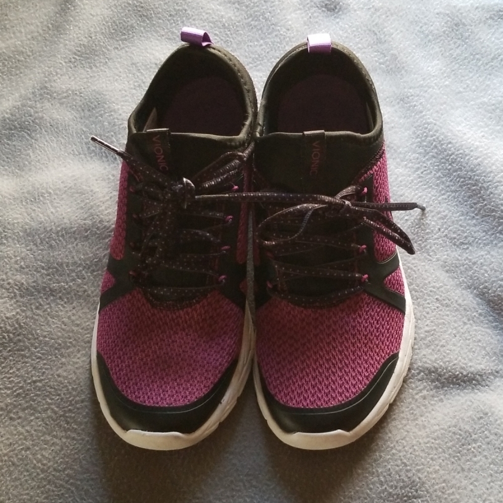 Vionic sneakers